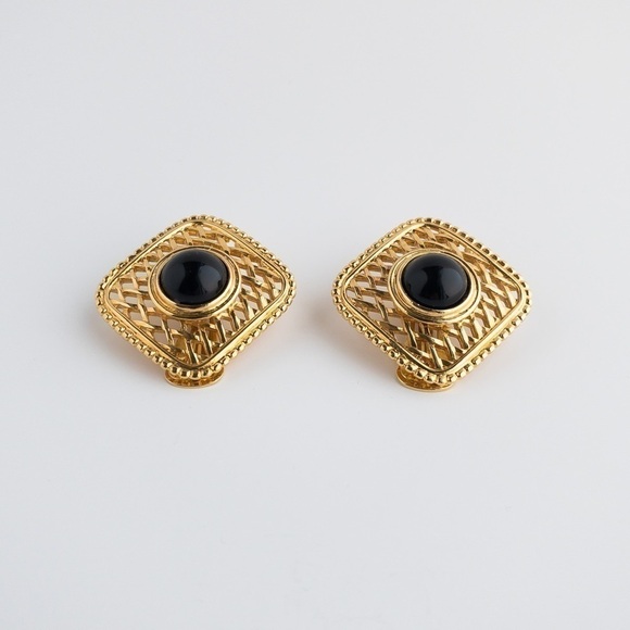 Vendome Earrings Gold Tone Large Diamond Mesh Design Black Glass Cabochon Center - Picture 2 of 10